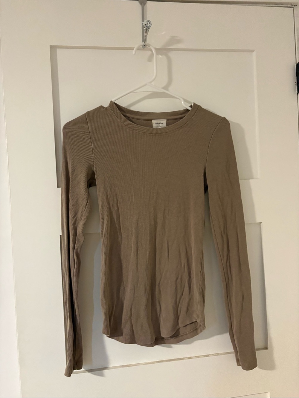 Wilfred Long Sleeve Crewneck Top in Taupe